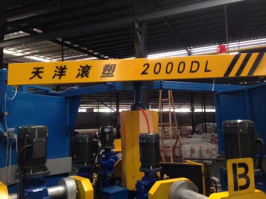 comprar Pequeño tanque de agua de tres brazos de caída rotomolding máquina rápida Fabricación en línea