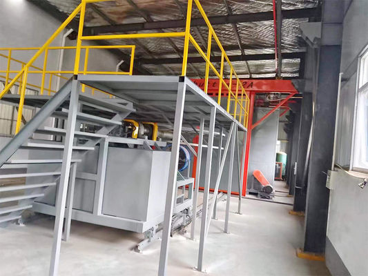 Una máquina de moldeo por rotación totalmente automática controlada por una máquina de moldeo por inyección de plástico hueco PLC